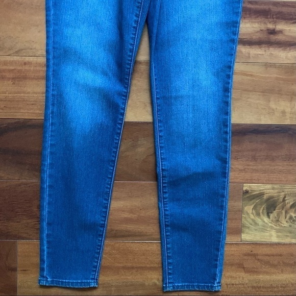 Old Navy Super Skinny Jeans - Picture 6 of 8